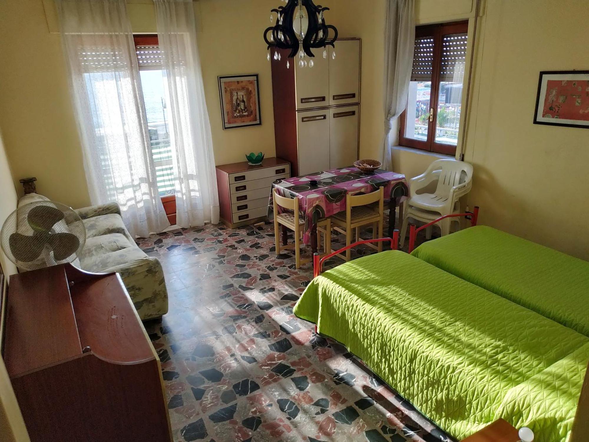 Elyhouse * Gizzeria