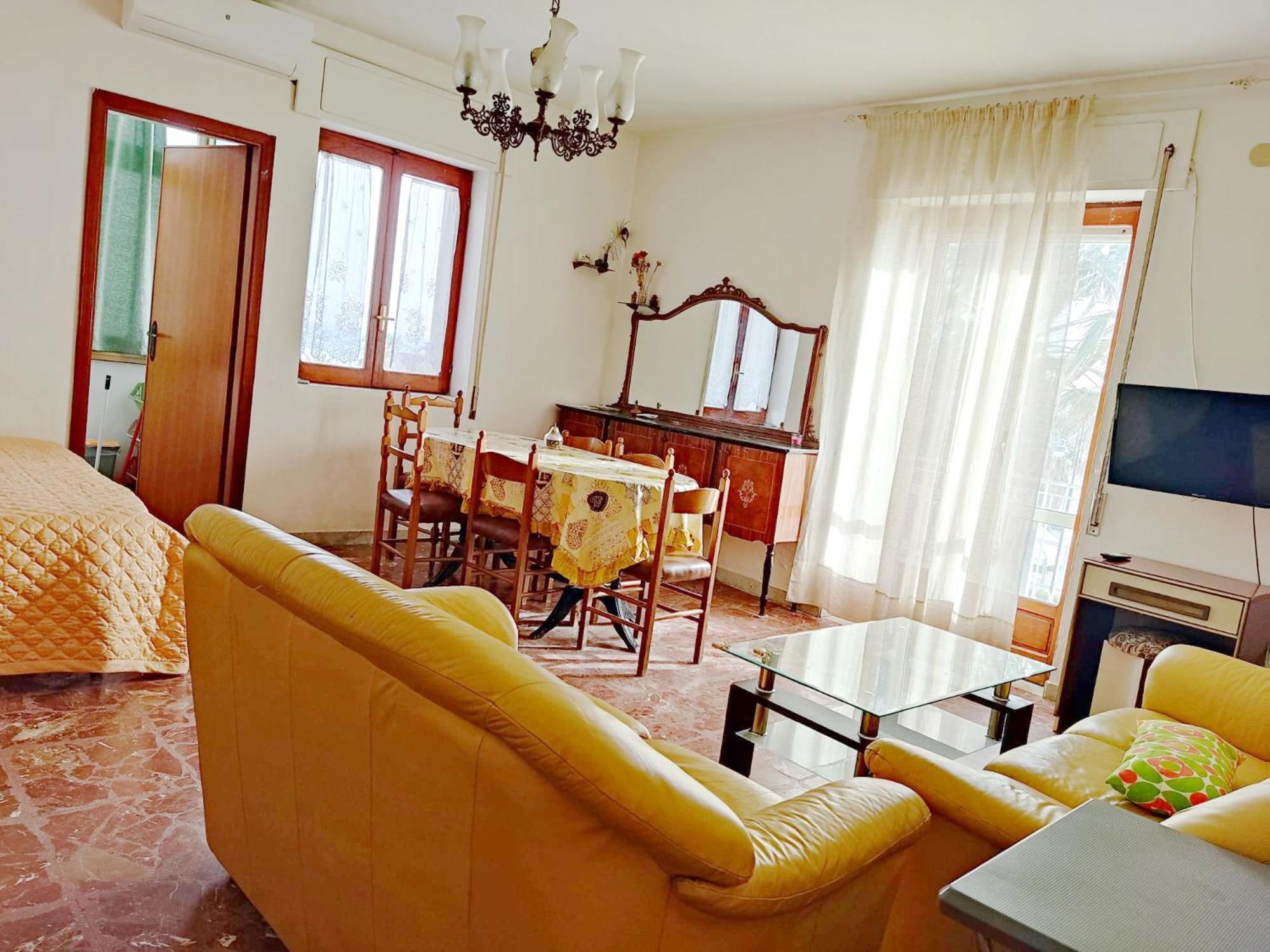 Elyhouse * Gizzeria